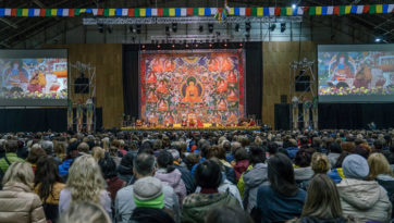 His Holiness the Dalai Lama Begins to Teach the ‘Commentary on Dignaga's 'Compendium of Valid Cognition'