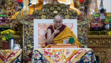 Teaching ‘Stages of Meditation’ and ‘37 Practices of a Bodhisattva’