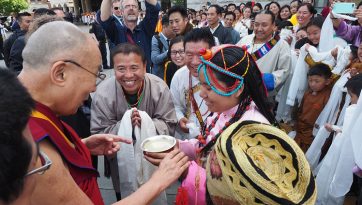 His Holiness the Dalai Lama Arrives at the Mayo Clinic