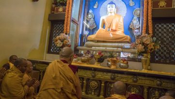 His Holiness the Dalai Lama Makes a Pilgrimage to the Mahabodhi Temple