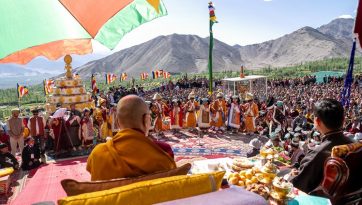 Visit to the Great Buddha Statue at Stok