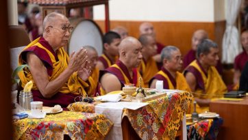 Joining the Mani Dhungdrub, the Recitation of Om mani padmé hung