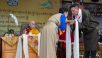 His Holiness Attends Sikyong Swearing-in-Ceremony
